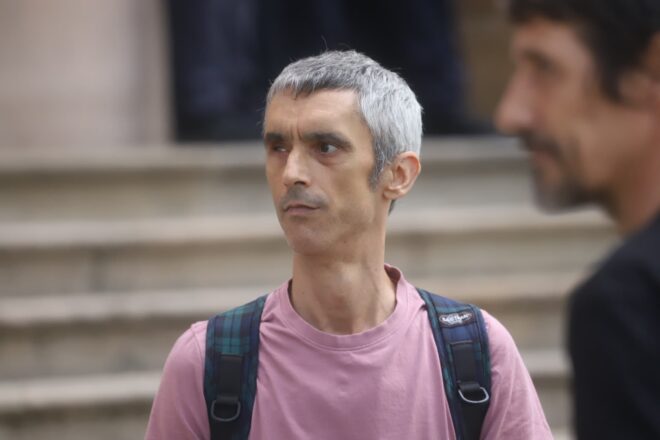 Roger Español, cara a cara amb l’escopeter que li va buidar l’ull: “Fou una represàlia”