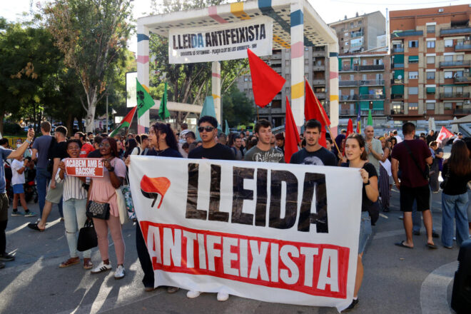 Concentració antifeixista a Lleida contra una manifestació de Vox