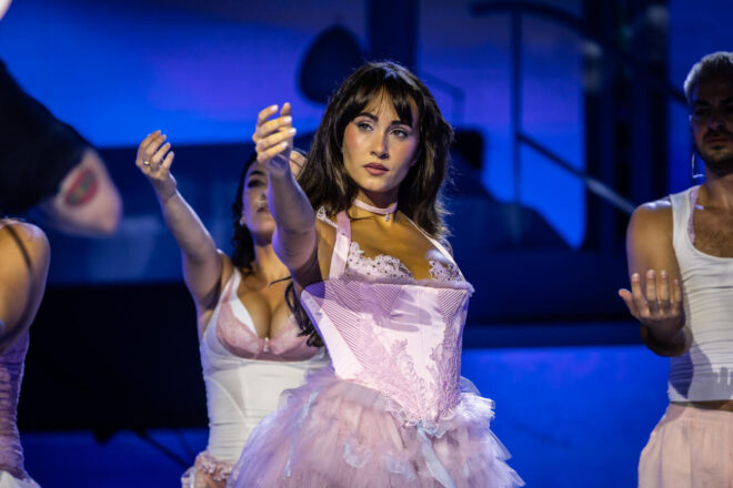 [VÍDEO] Aitana reivindica el català al Palau Sant Jordi: “És el més important que tenim”