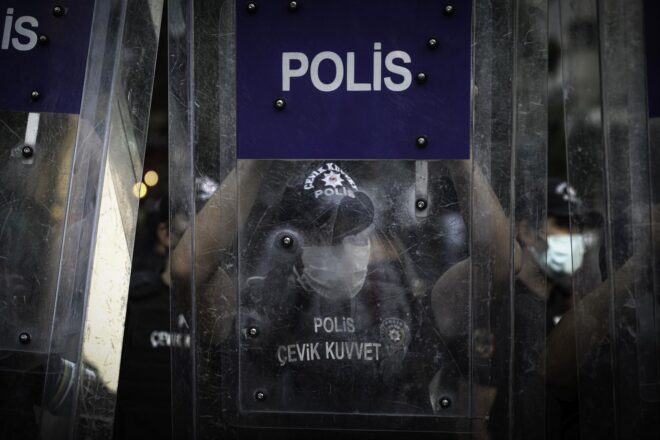 Turquia fa batudes contra organitzacions i activistes que defensen els drets LGBTI
