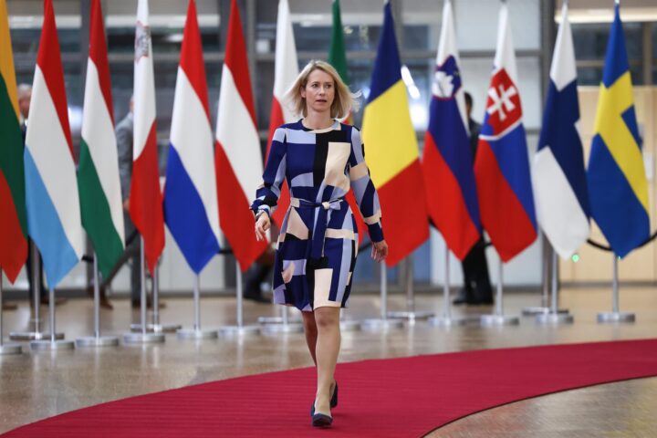 La cap de la diplomàcia europea, Kaja Kallas, a l’arribada a una reunió de ministres de Defensa de la UE a Brussel·les (fotografia: Alexandros Michailidis / EU Council.)