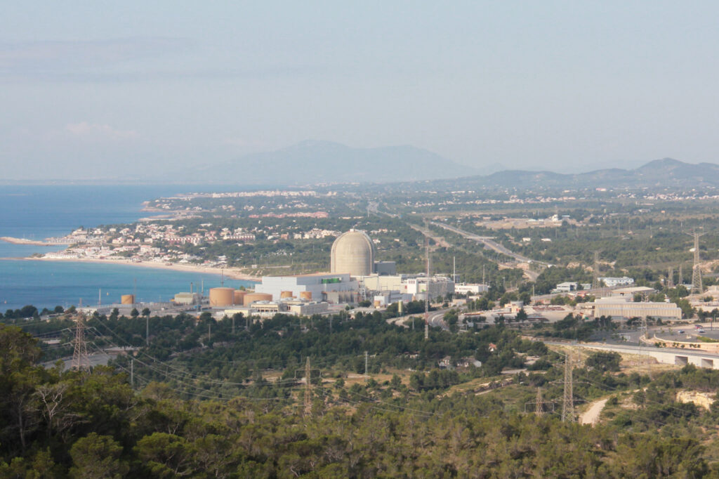 L’energia nuclear continua sent la principal font de generació elèctrica a Catalunya (imatge: Wikipedia).