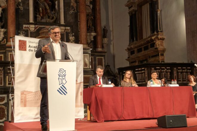 L’AVL obre curs amb un homenatge a la revista “Saó”