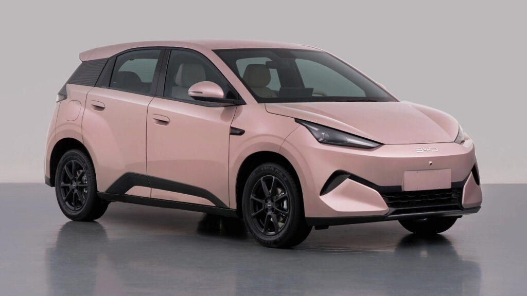 BYD ha presentat la nova generació del seu cotxe més econòmic, el Seagull/Dolphin Surf, que ara incorporarà la càrrega flaix superràpida.