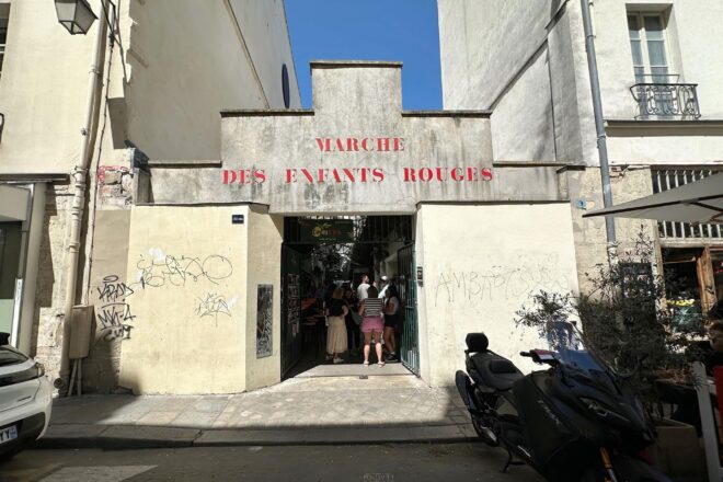 Un gran incendi destrueix el mercat dels Enfants Rouges, el més antic de París