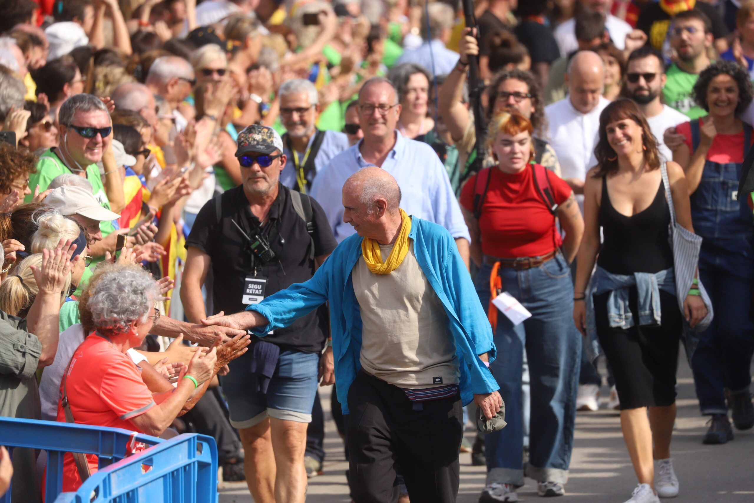 Un quebequès enamorat i una marea diligent: Barcelona manté el pols, malgrat tot