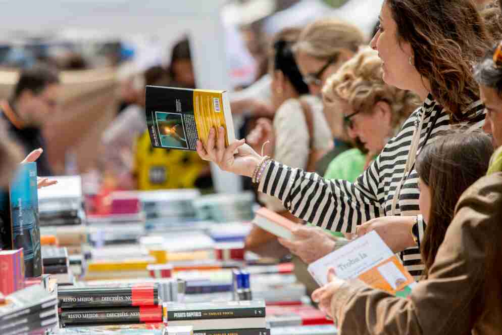25 llibres de ficció en català per a regalar aquest Sant Jordi 2025