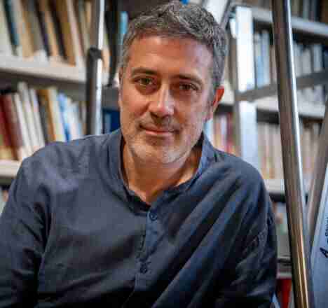 Andrea Bajani: “Per a mi és inacceptable que a la família l’home mani pel sol fet de ser home”