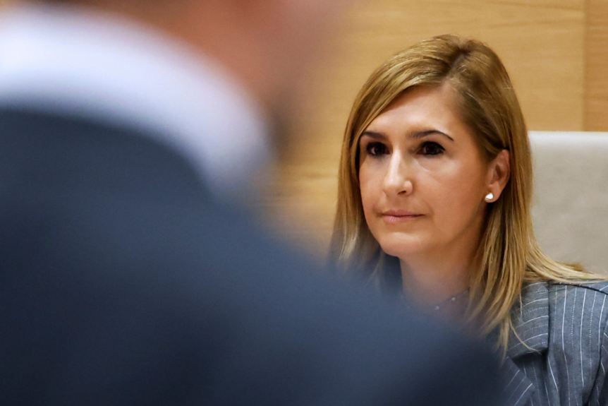 [EN DIRECTE] Estupefacció al congrés: Pradas es nega ara a respondre cap pregunta dels diputats