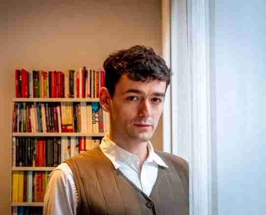 Pol Guasch: “Quan tornes a llegir-te a tu mateix, res no et consola. No hi ha res més cruel i cru”