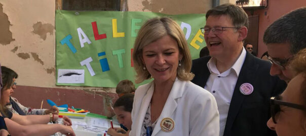 La consellera Gabriela Bravo amb el president Puig en la Trobada d'Escoles en Valencià de Montitxelvo