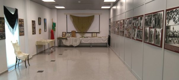Exposició fotogràfica dels 40 anys del grup de danses Espart i Veta de la Pobla del Duc