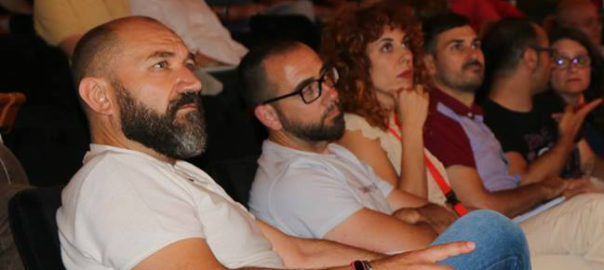 Emili Mira (esq) en el 5è Congrés d'Iniciativa del Poble Valencià