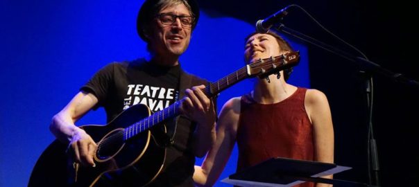 Carles Pastor al Teatre del Raval de Gandia, amb Sílvia Pérez Miret. Foto: Teatre del Raval