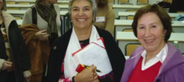 Empar Granell, al centre, amb la també mestra Carme Miquel