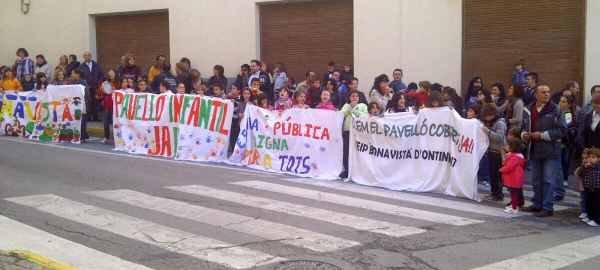 Protesta de la comunitat educativa del CEIP Bonavista en 2011