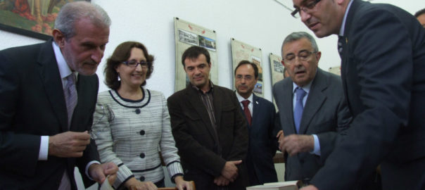 Esteban Morcillo en una visita a l'aula-museu de la II República espanyola