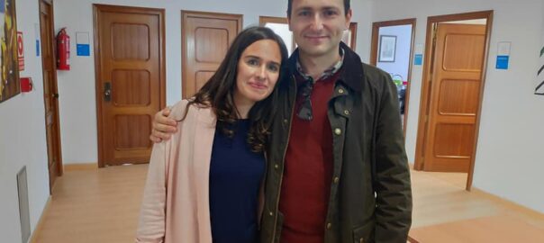 Paco Penadés, amb la cap de llista del PP per València al congrés espanyol, Belén Hoyo, en una visita recent a Ontinyent