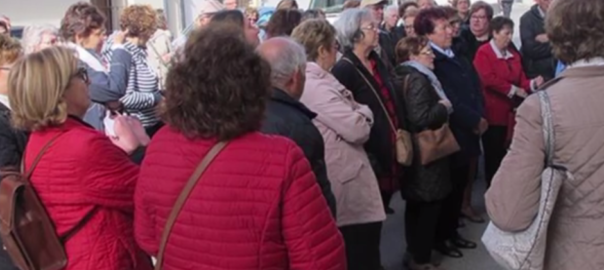 Alumnes de les escoles d'adults van fer una visita cultural a l'Olleria el 10 d'abril passat