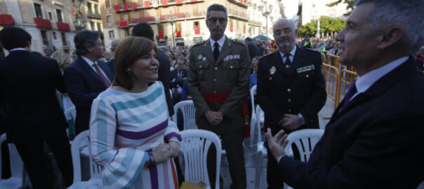 Politics i militars en la festa de la Mare de Déu dels Desemparats