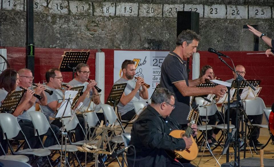 Concert de L'Aljub amb Pep 'Botifarra' en el 25è aniversari de la colla