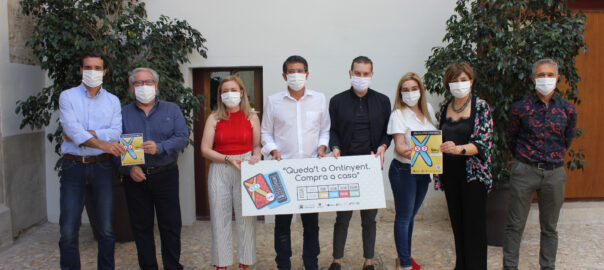 Presentació de la campanya 'Queda't a casa, compra a Ontinyent', amb l'absència de l'oposició que no hi ha estat convidada