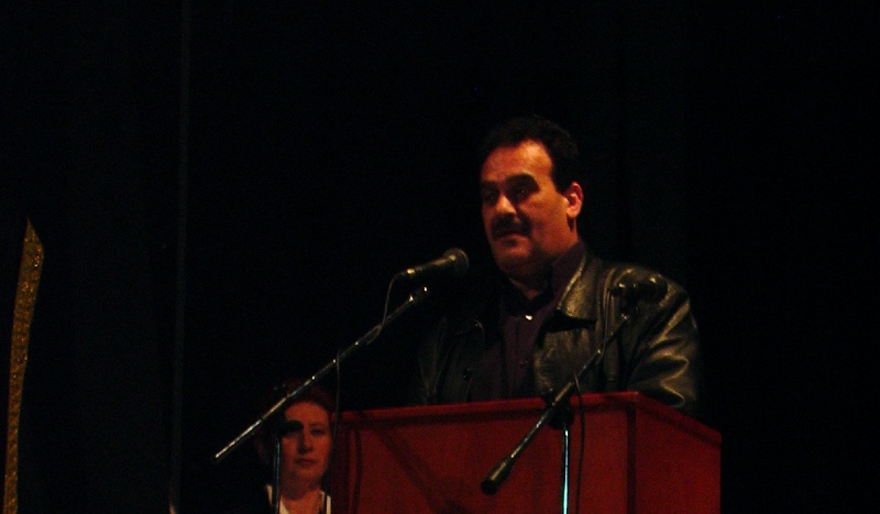 Vicente Llop en l'acte de presentació de la Trobada d'Escoles en Valencià de 2004 a l'Olleria