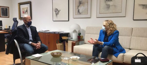 La directora general d'Avant, Jeannette Segarra, amb el president de la CHX, Miguel Polo