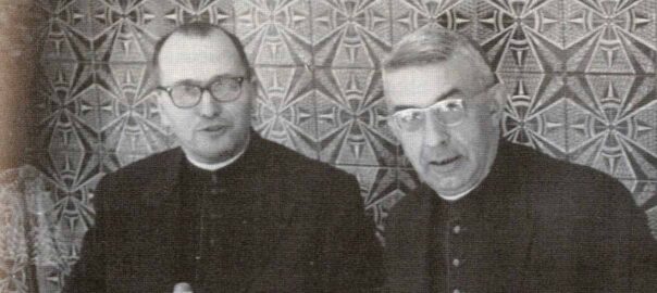 El bisbe Josep Pont i Gol (esq.) amb el bisbe Vicent Enrique i Tarancon