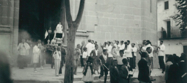 Processó infantil (1935), una de les fotografies incloses en el llibre