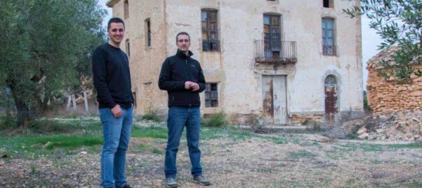 Jordi (esquerra) i Kike Mollà, autors del llibre
