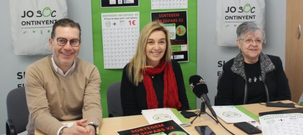 Presentació de la campanya. De dreta a esquerra: la presidenta d’AMCO, Dora Tortosa, la presidenta de SOC, Marisa Bernabeu, i el regidor de Promoció Econòmica, Juan Pablo Úbeda