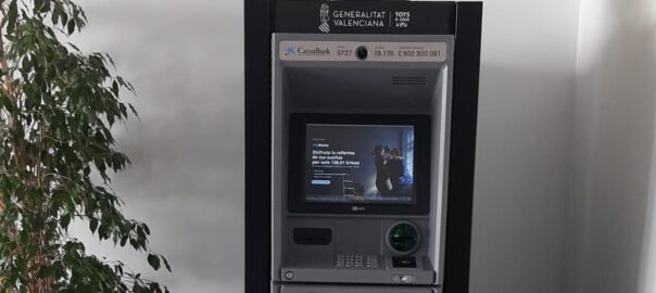 Caixer automàtic instal·lat al Centre Social de Salem