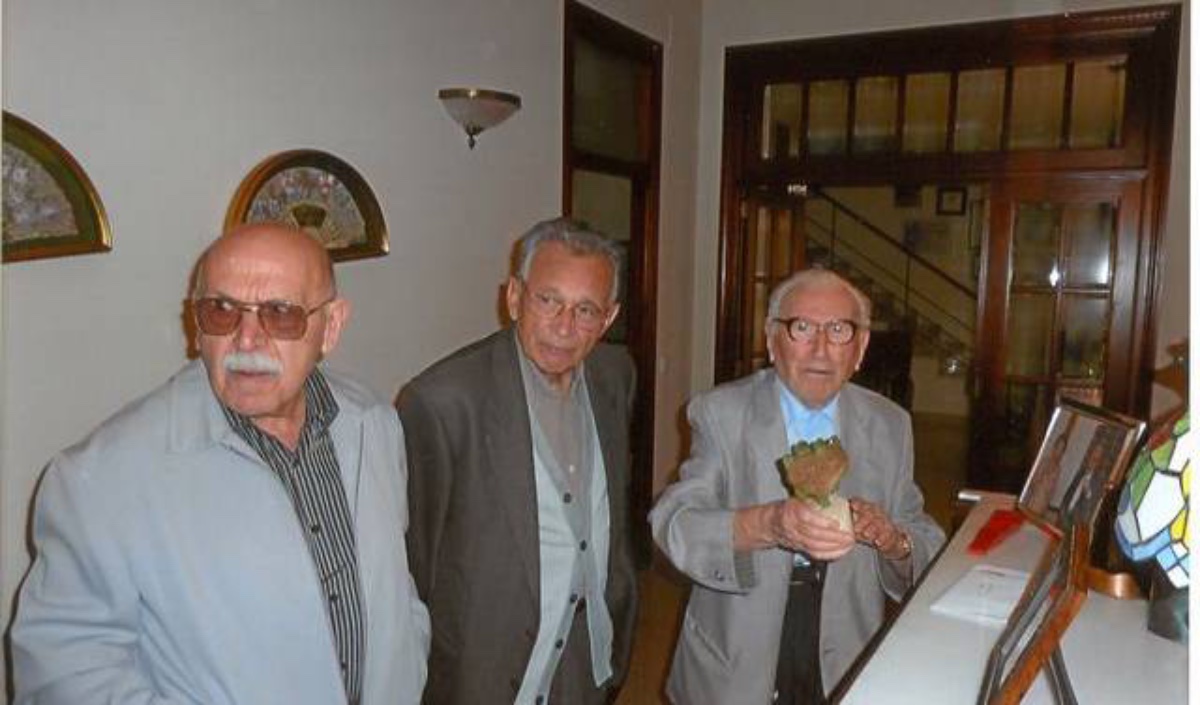 El professor Iborra, al centre, amb Josep Ll. Bausset (dreta) i Josep Garcia Richart