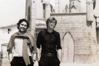 Bartolomé Sanz (esquerra) amb Salvador Garcia davant del castell de festes d'Agullent. Abril, 1971.
