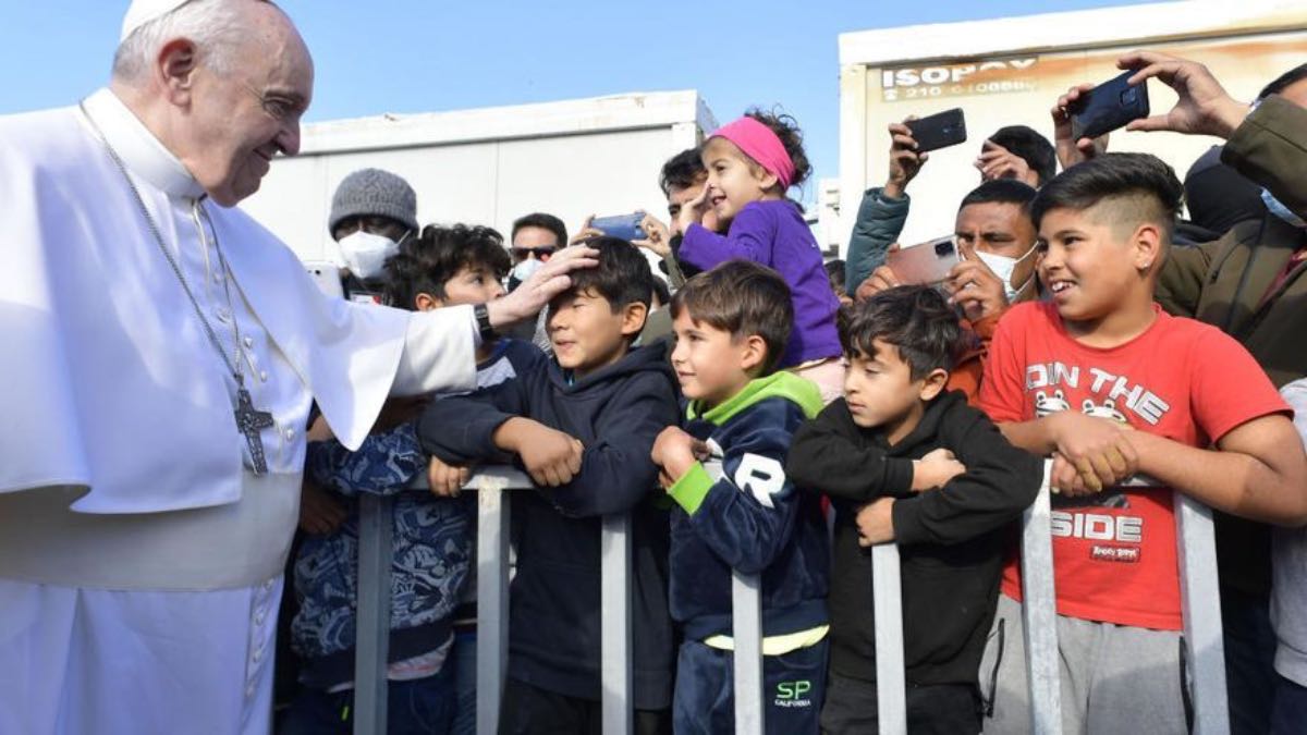 Xiquets refugiats a lesbos / Vatican Media