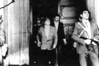 Salvador Allende, president de Xile, durant el bombardament del Palacio de la Moneda del colp d'estat de Pinochet