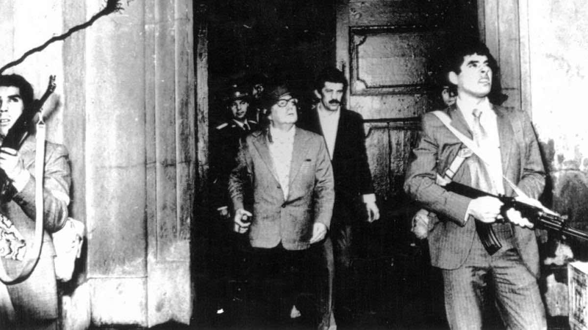 Salvador Allende, president de Xile, durant el bombardament del Palacio de la Moneda del colp d'estat de Pinochet